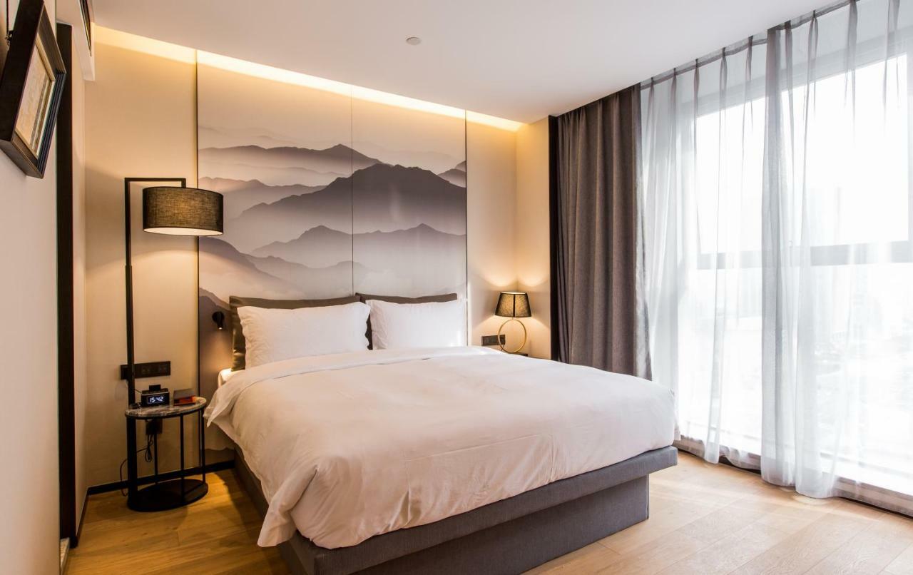 Howard Johnson By Wyndham Life Zhuoyuan Ningbo Extérieur photo