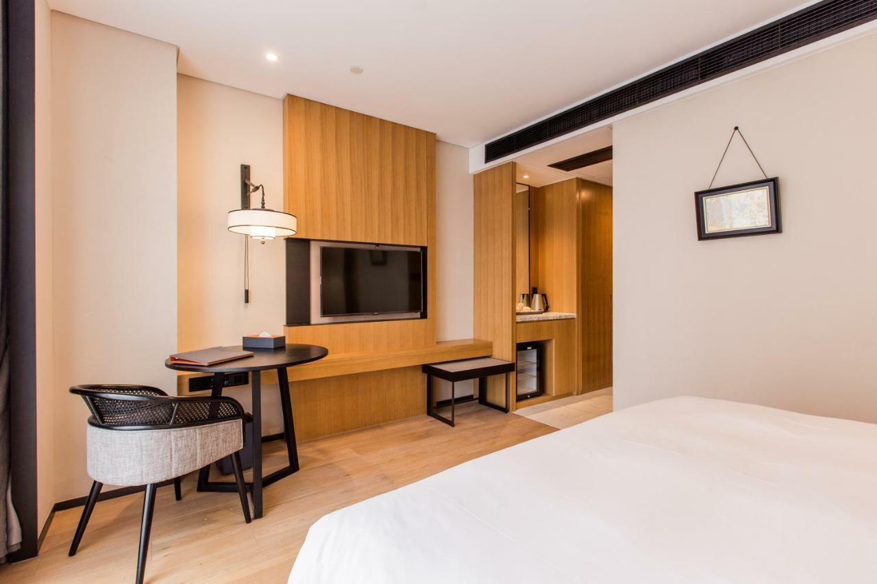 Howard Johnson By Wyndham Life Zhuoyuan Ningbo Extérieur photo