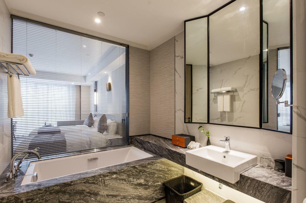 Howard Johnson By Wyndham Life Zhuoyuan Ningbo Extérieur photo