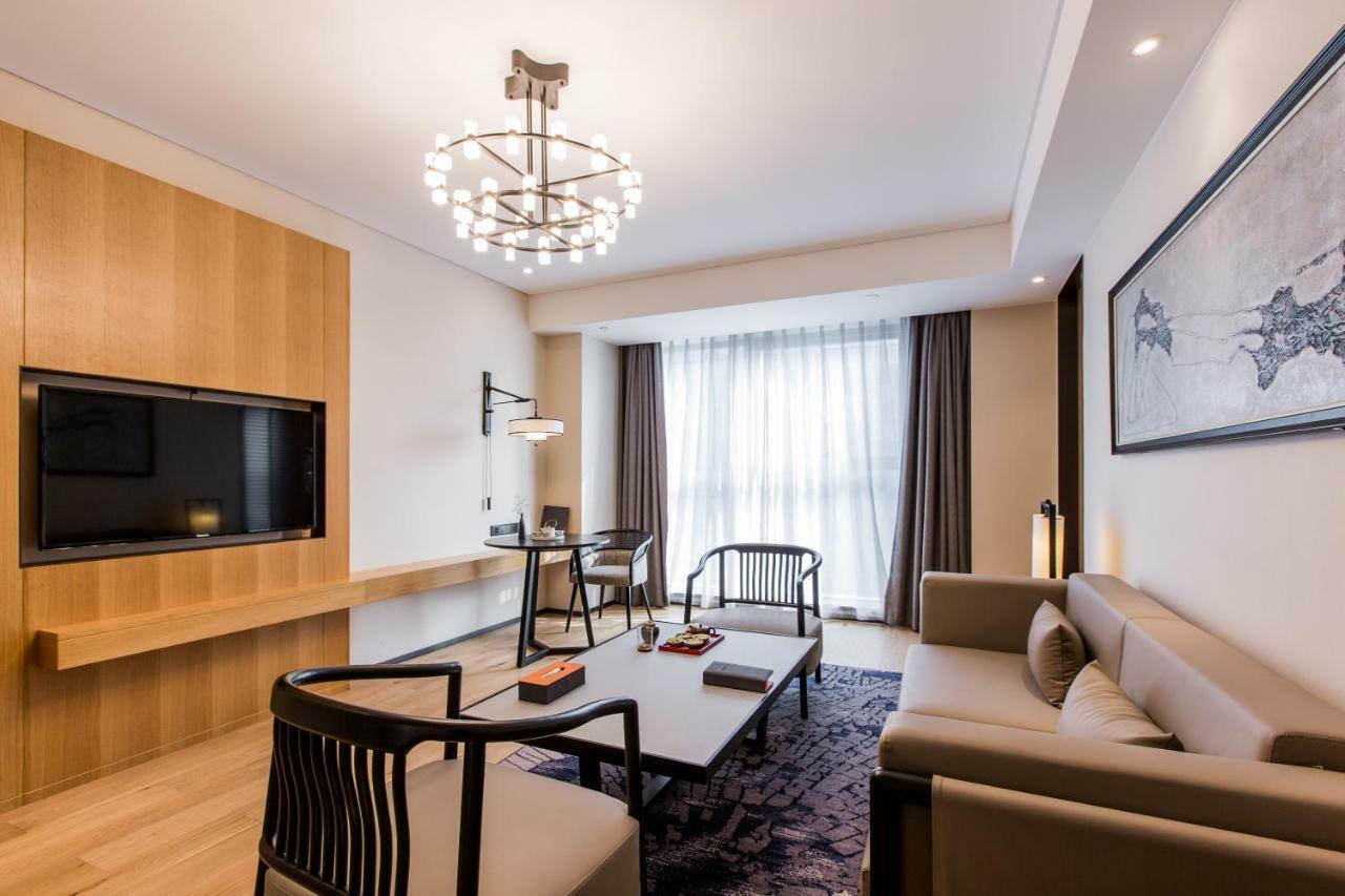 Howard Johnson By Wyndham Life Zhuoyuan Ningbo Extérieur photo