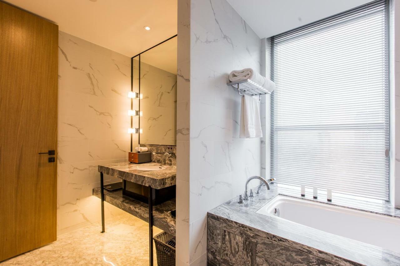 Howard Johnson By Wyndham Life Zhuoyuan Ningbo Extérieur photo