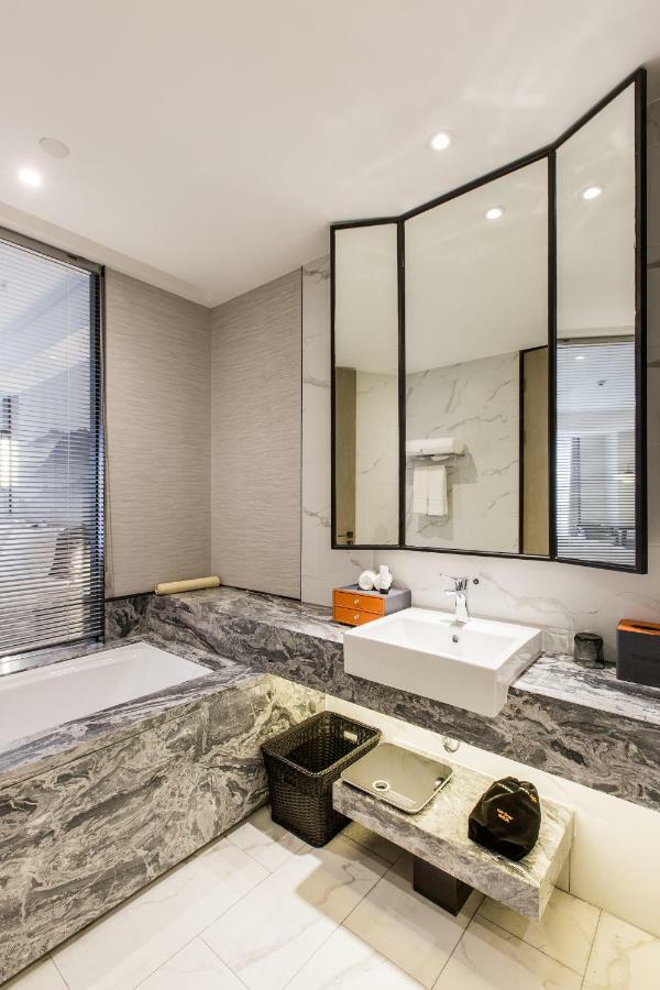 Howard Johnson By Wyndham Life Zhuoyuan Ningbo Extérieur photo