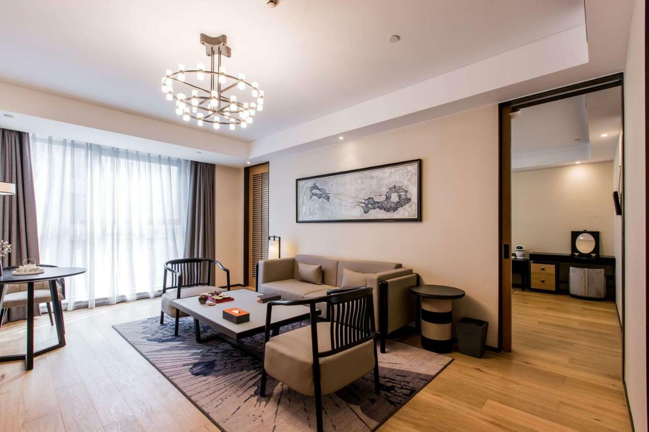Howard Johnson By Wyndham Life Zhuoyuan Ningbo Extérieur photo